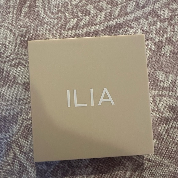 Ilia drawn in nightlife bronzing powder bronzer - Picture 3 of 4